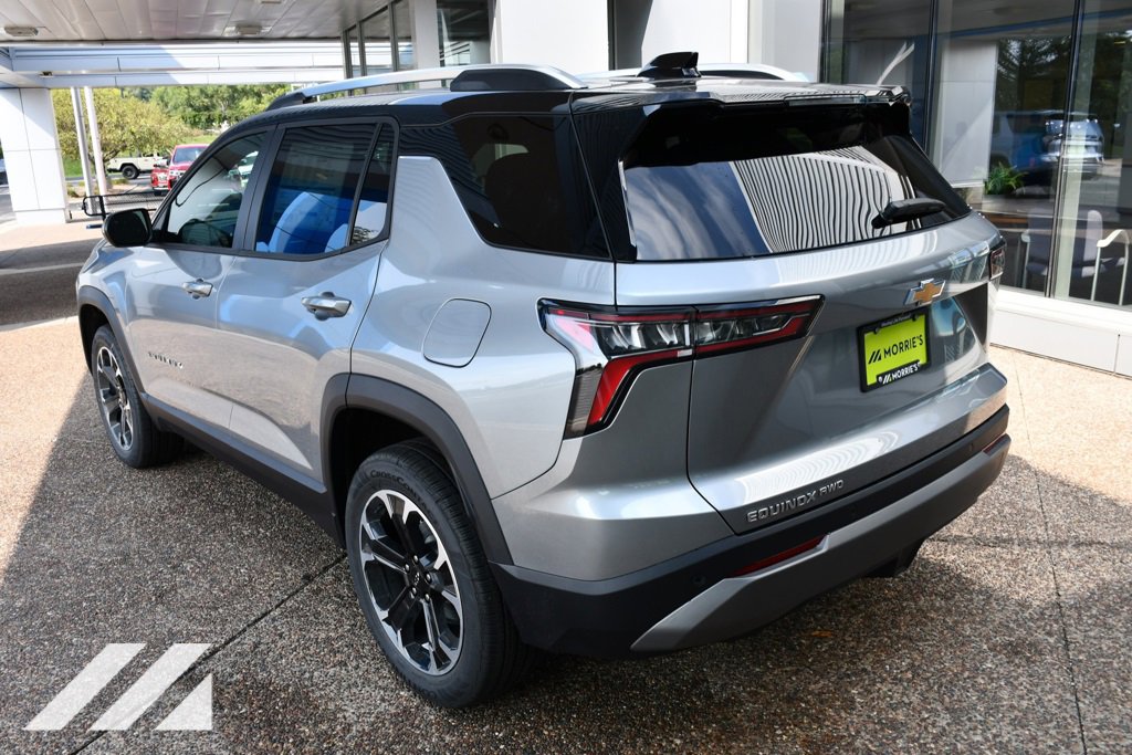 2026 Chevrolet Equinox LT photo 4