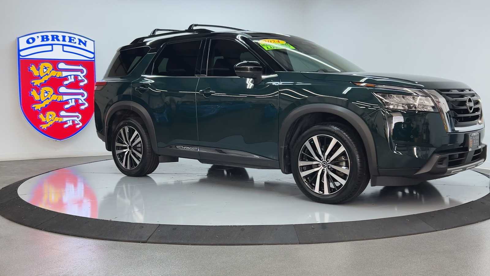 2024 Nissan Pathfinder Platinum photo 3