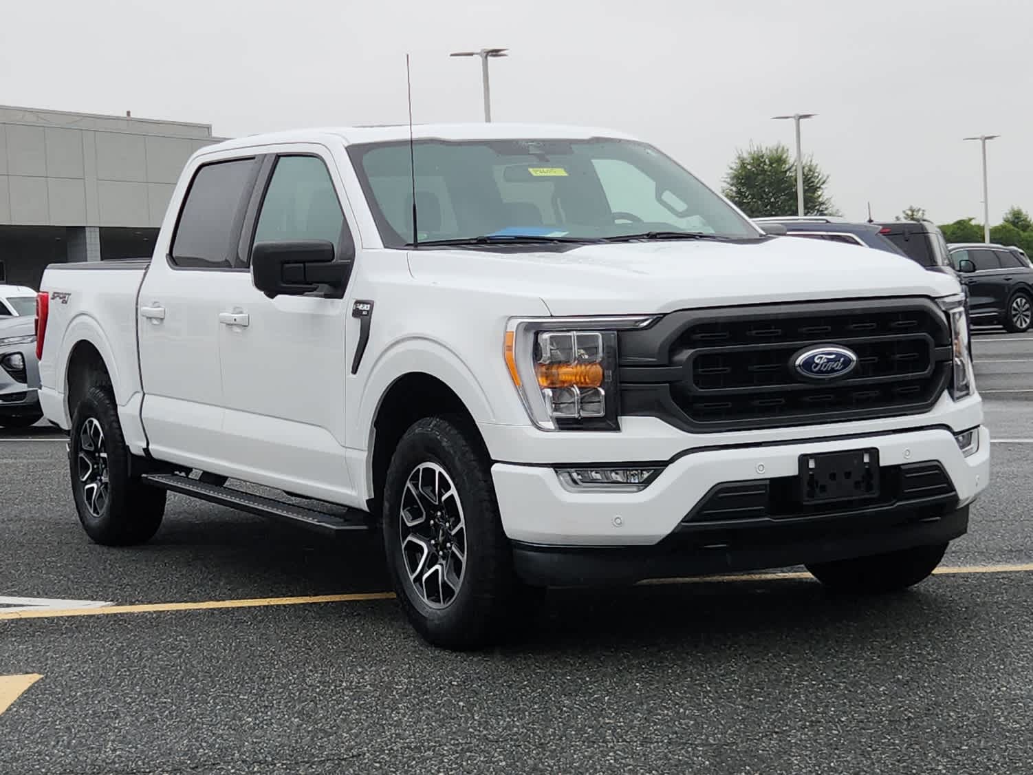 2022 Ford F-150 XLT photo 2