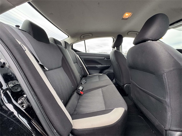 2021 Nissan Versa 1.6 SV photo 3