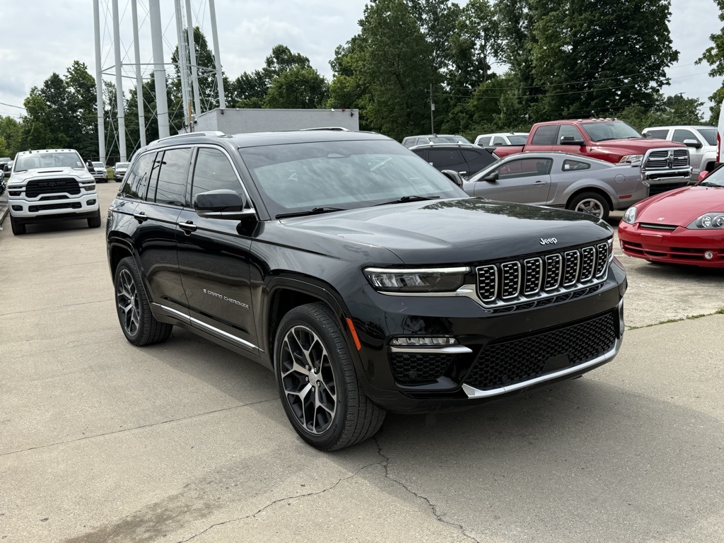 2023 Jeep Grand Cherokee Summit photo 4