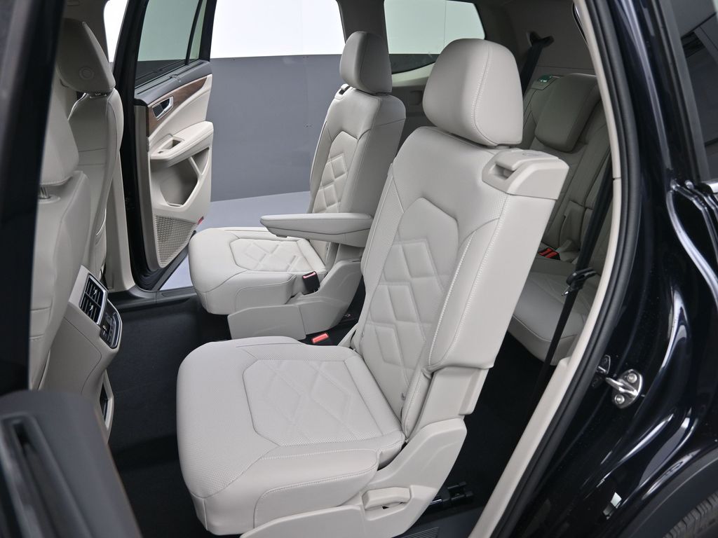 2025 Volkswagen Atlas SE Technology photo 38
