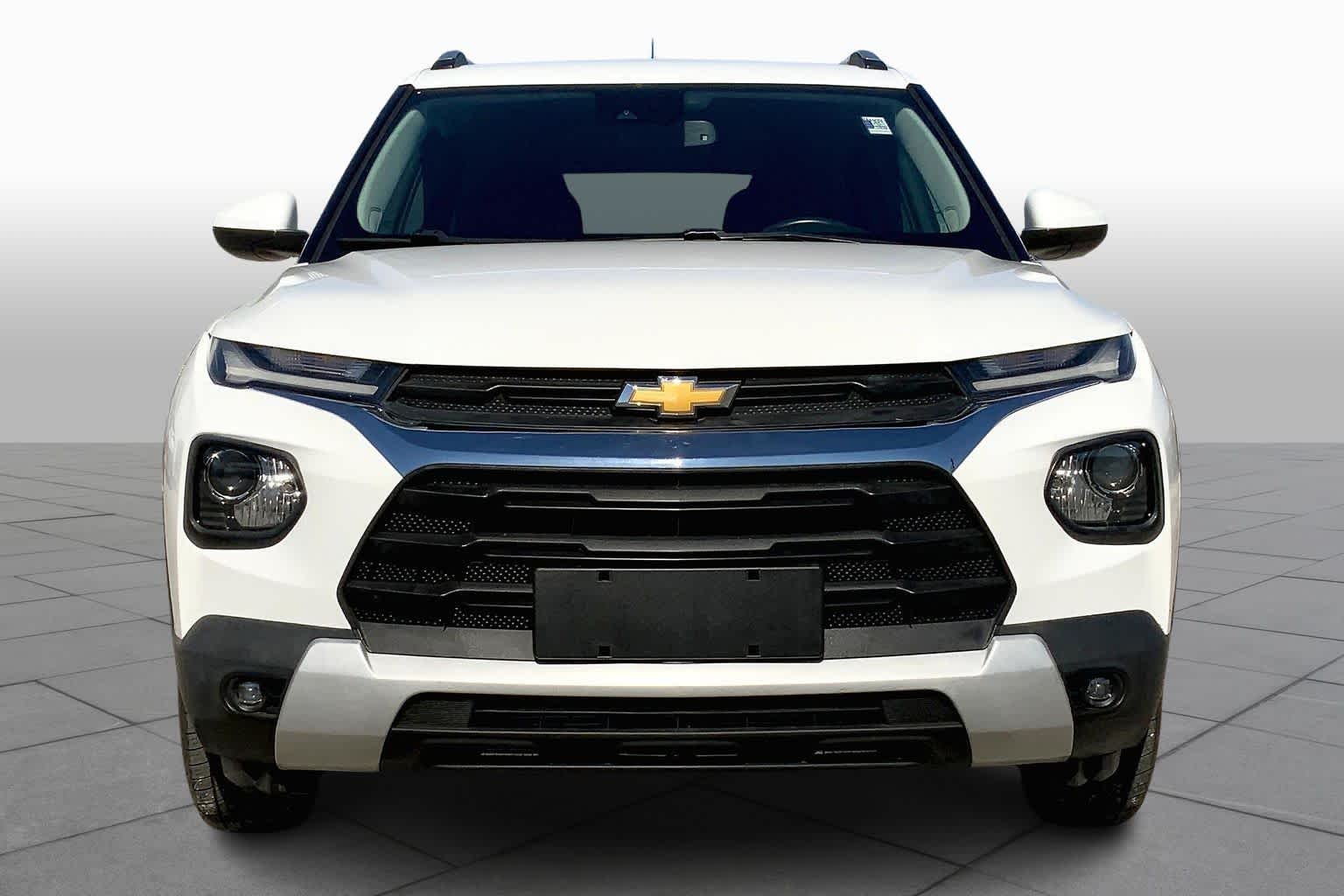 2023 Chevrolet Trailblazer LT photo 2