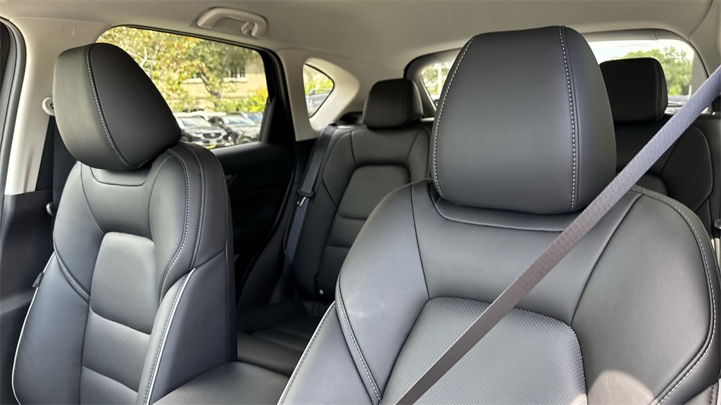 2025 Mazda CX-5 2.5 Select photo 40