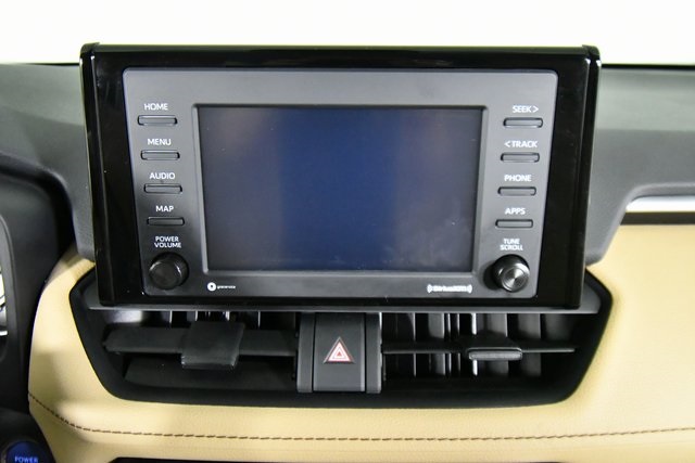 2022 Toyota RAV4 Hybrid XLE photo 3