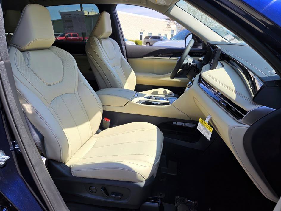2025 Infiniti QX60 Pure photo 15