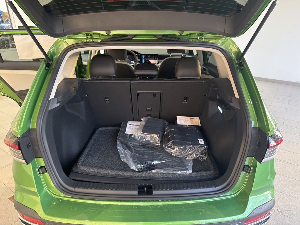 2025 Volkswagen Taos SE photo 15