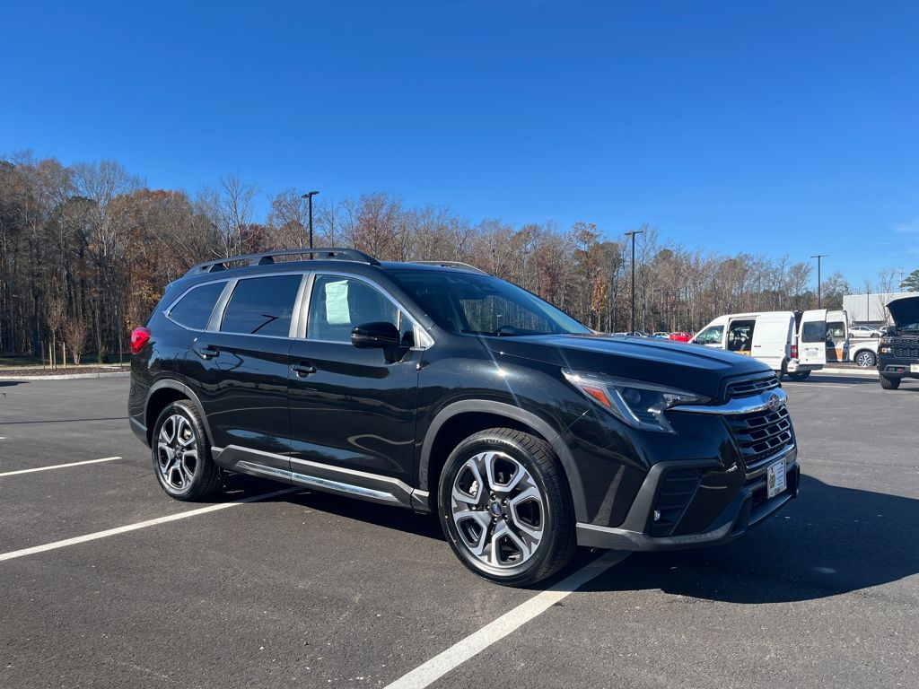 2023 Subaru Ascent Limited's photo