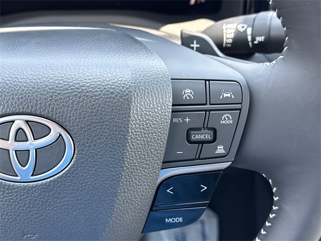 2025 Toyota Camry SE photo 18