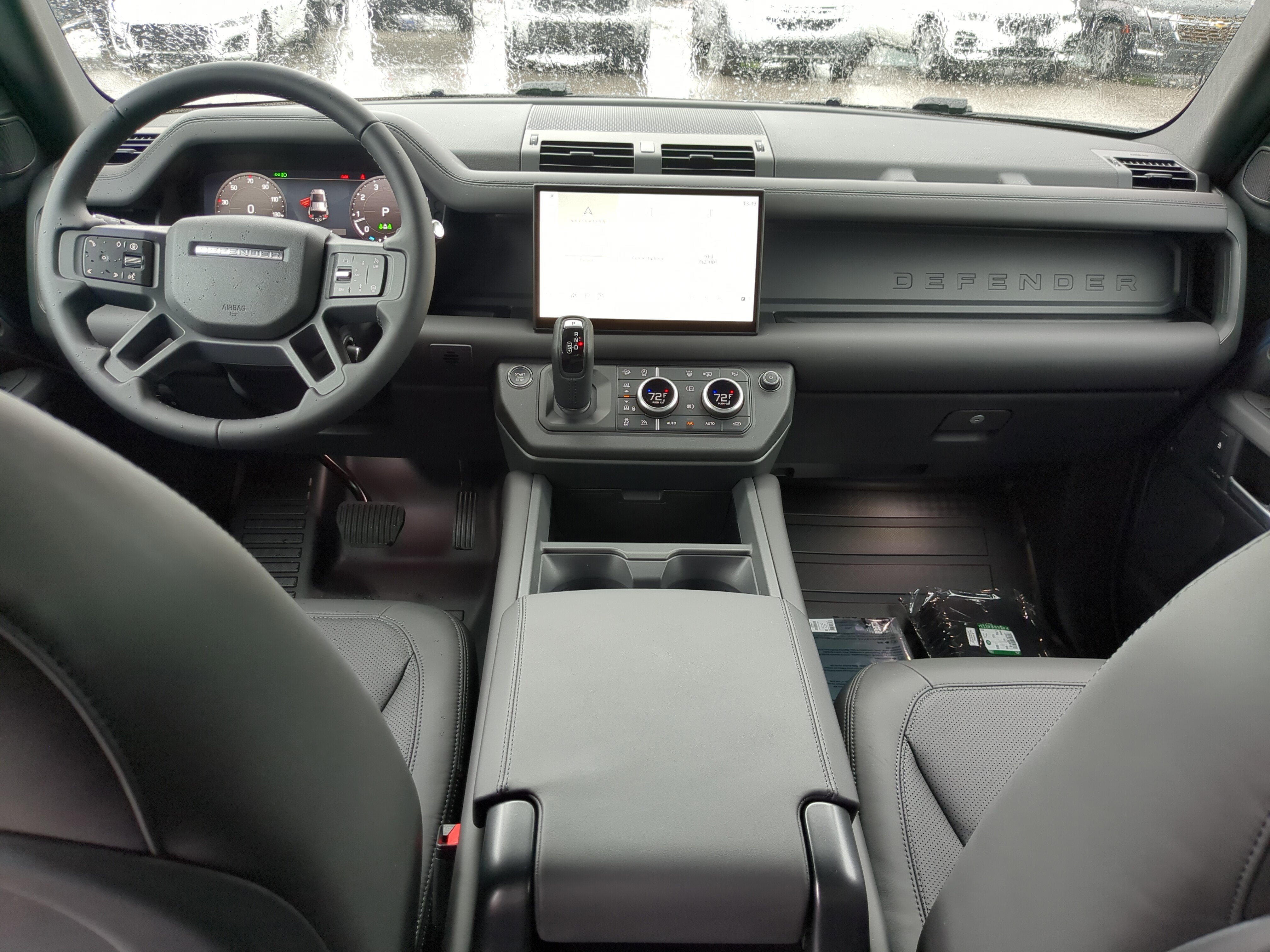 2025 Land Rover Defender 110 S photo 11