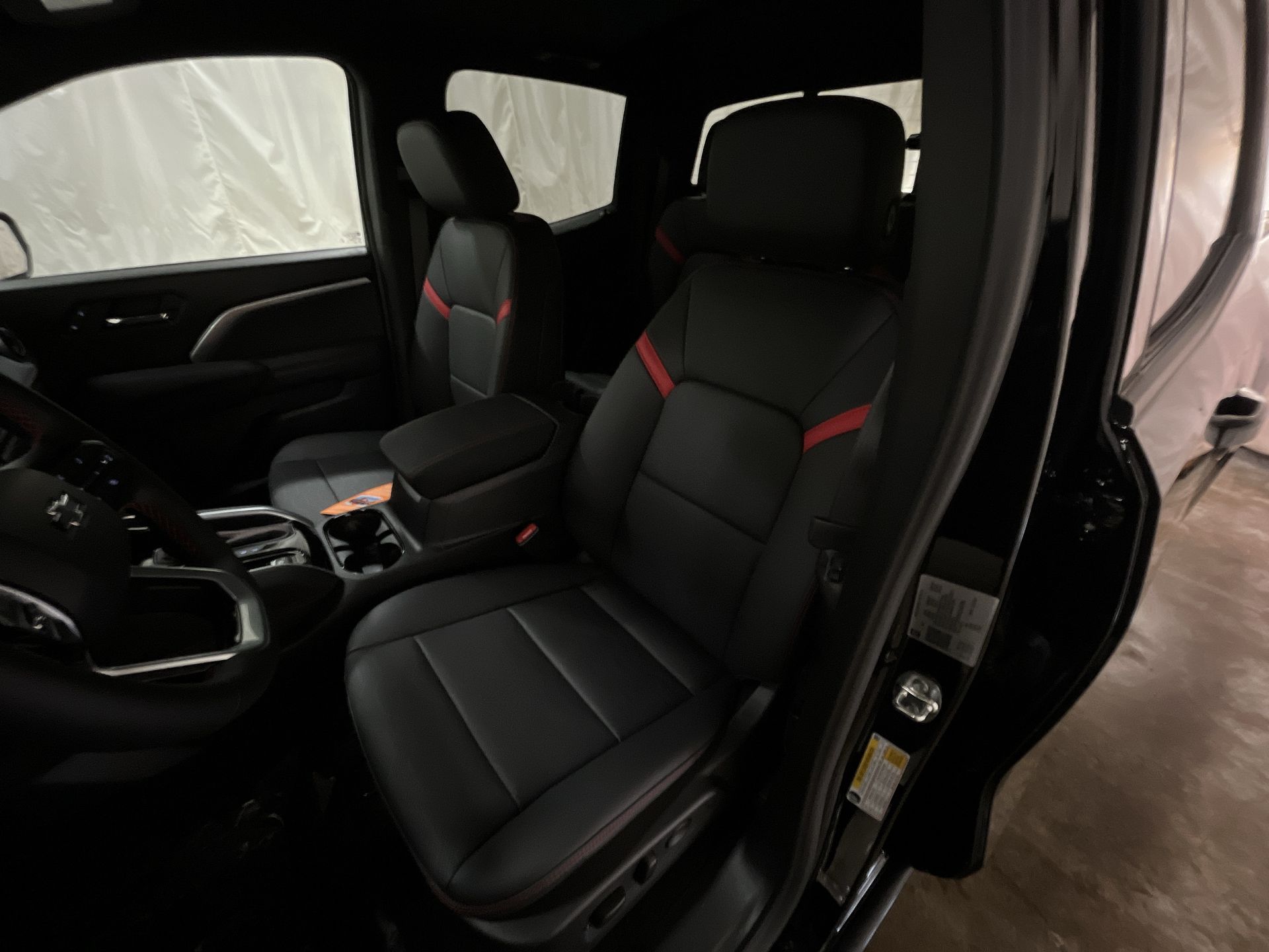 2025 Chevrolet Colorado Z71 photo 4