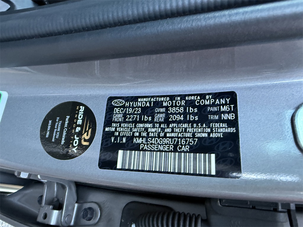 2024 Hyundai Elantra SEL Convenience photo 5