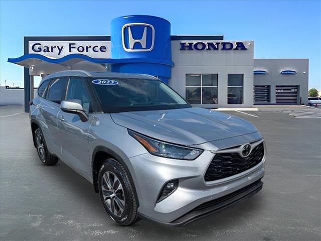 2023 Toyota Highlander XLE's photo