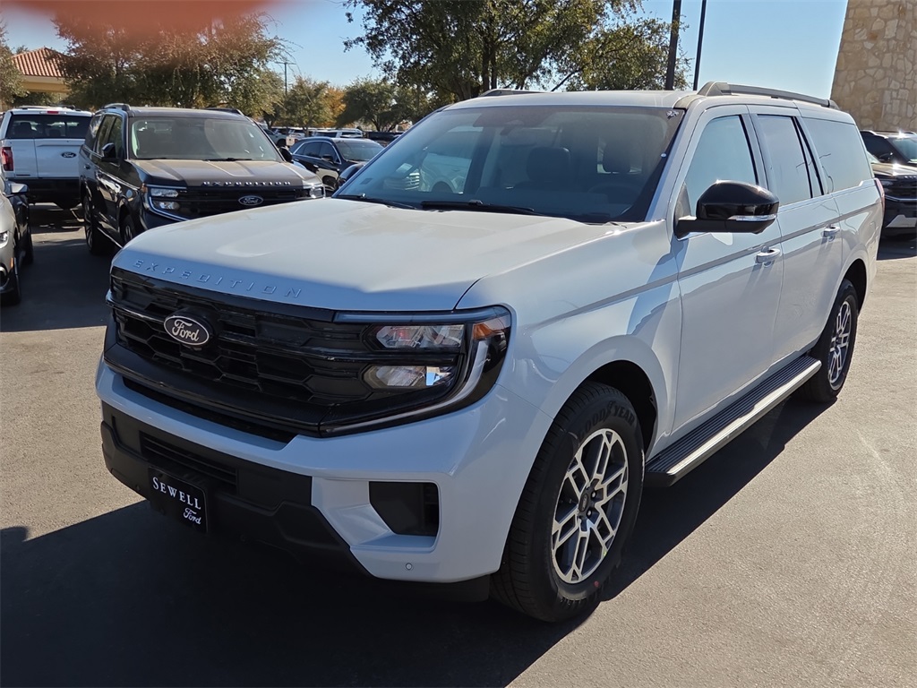 2025 Ford Expedition Active's photo