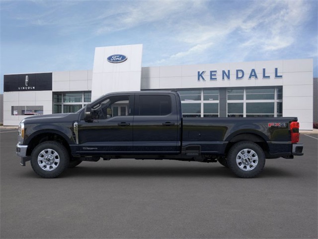 2025 Ford F-350 photo 3