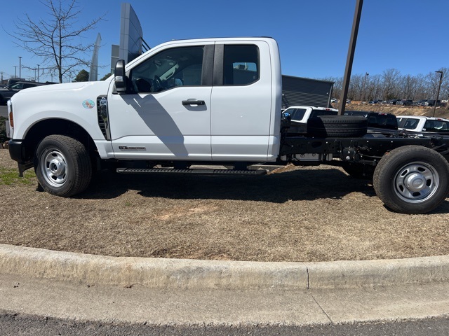 2024 Ford F-350 XL photo 2