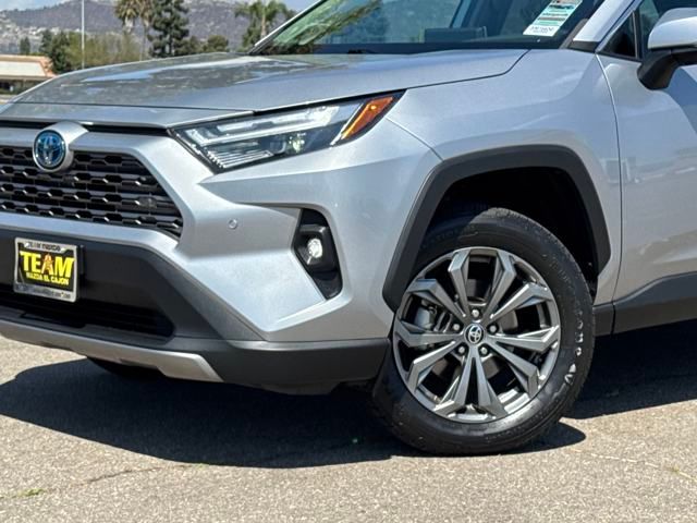 2022 Toyota RAV4 Hybrid Limited photo 2