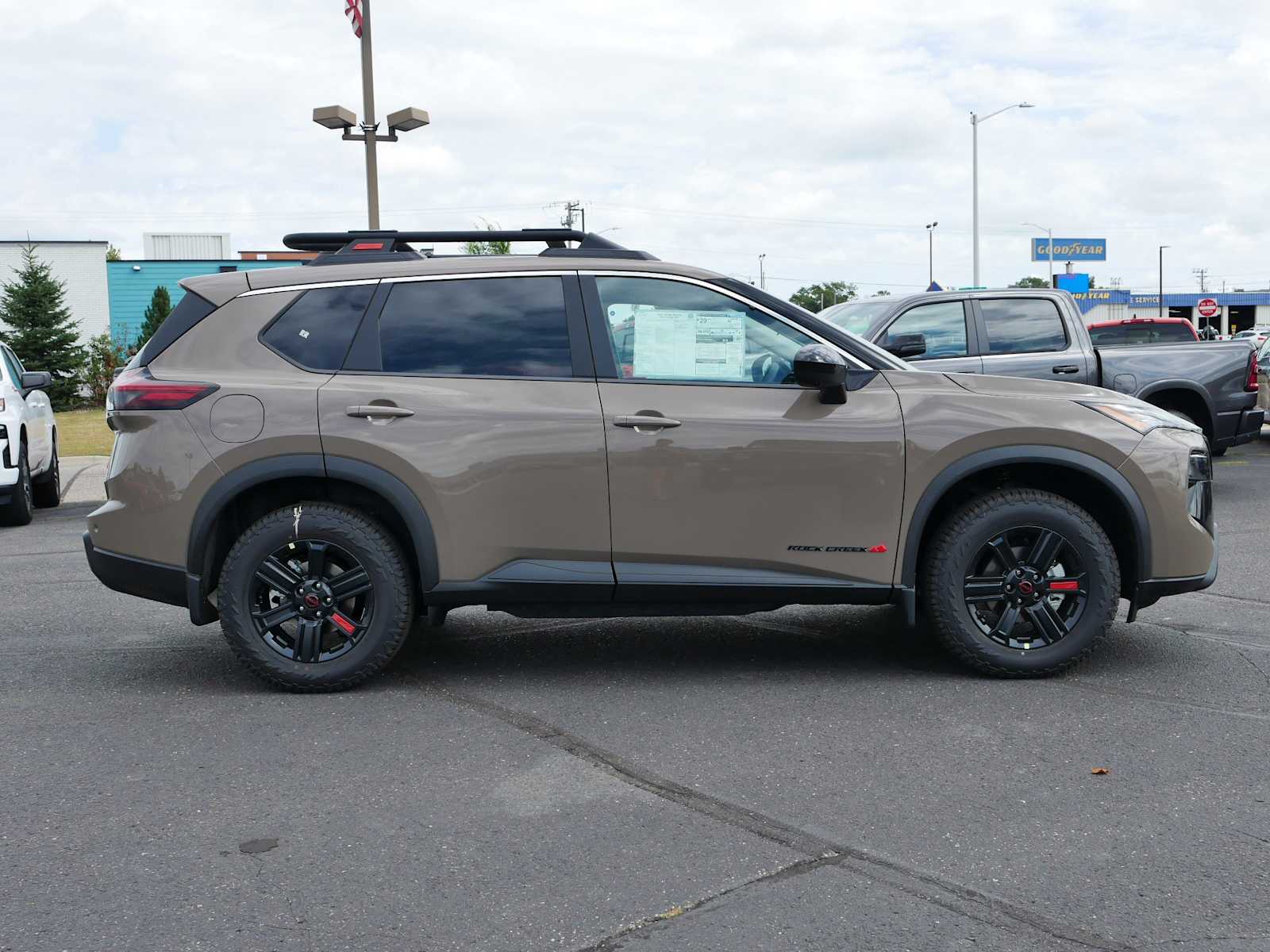 2026 Nissan Rogue SV photo 8