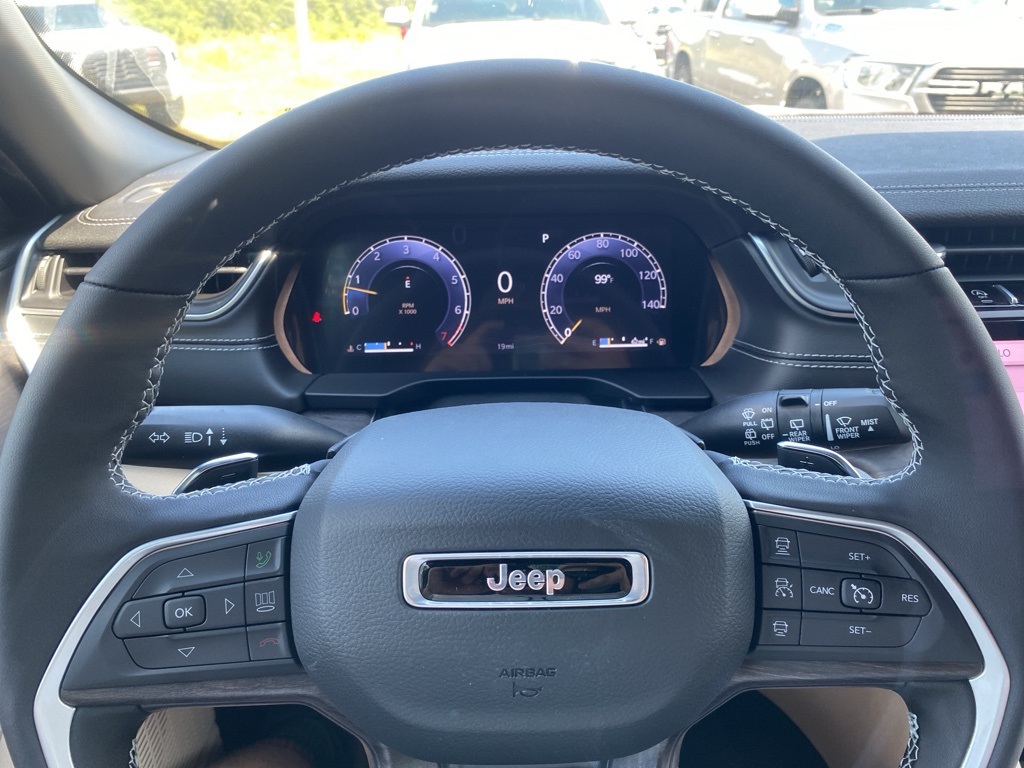 2025 Jeep Grand Cherokee Limited photo 22