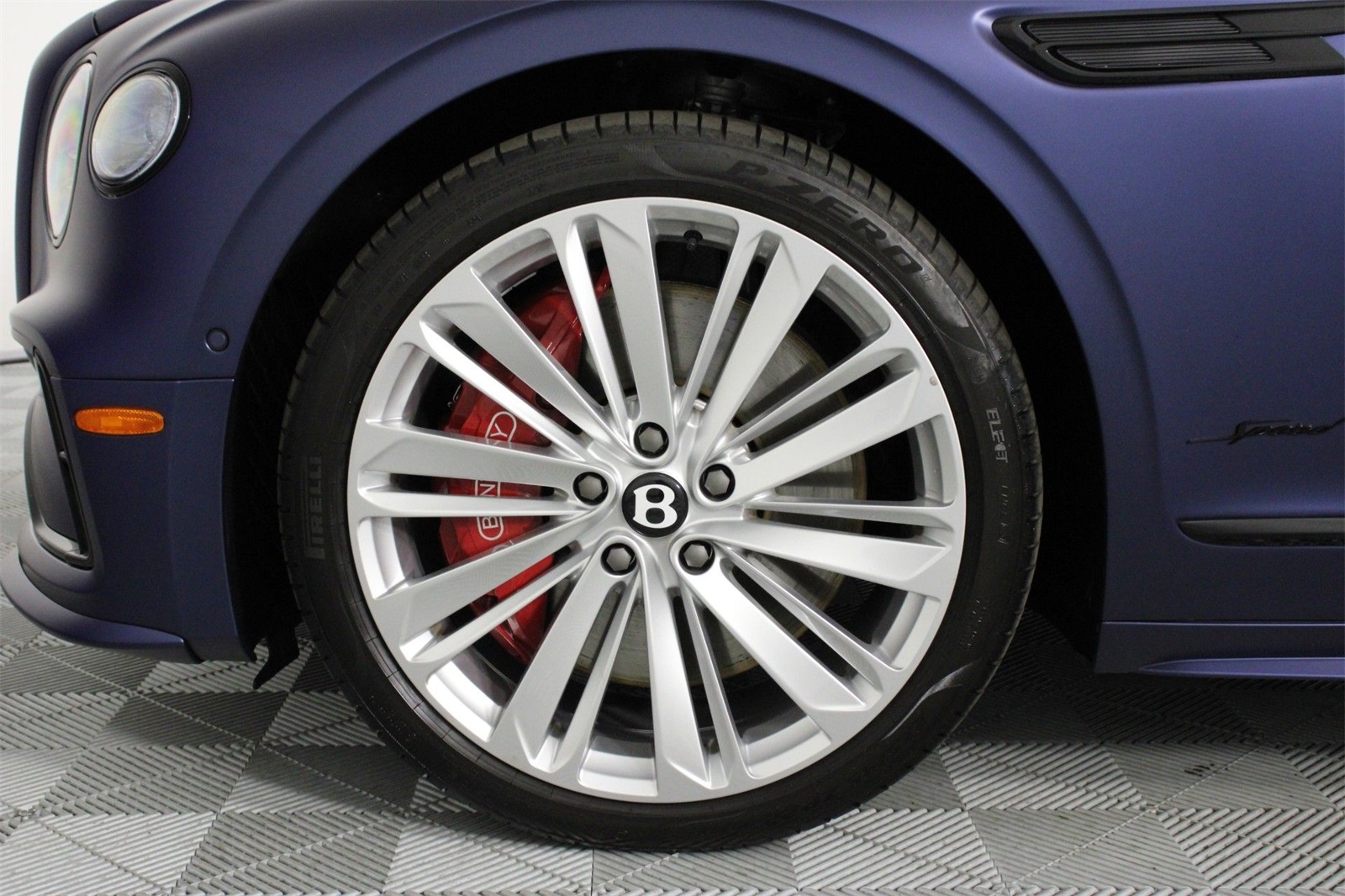 2025 Bentley Flying Spur Speed photo 4