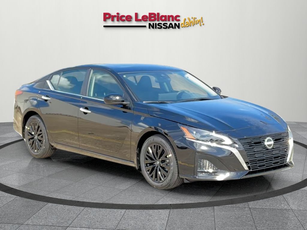 2025 Nissan Altima SV's photo