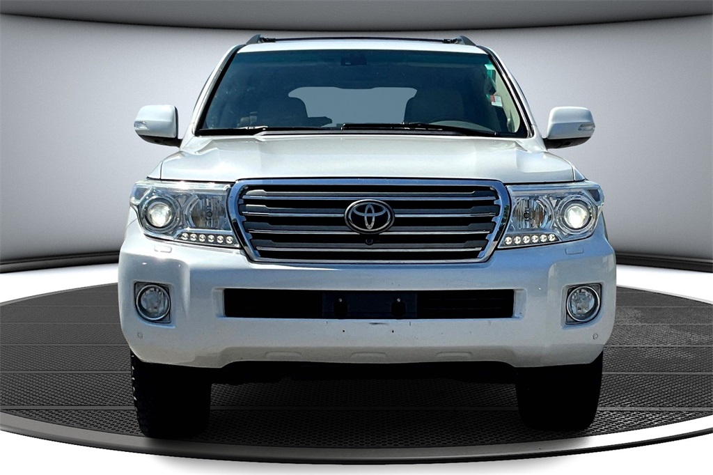 2015 Toyota Land Cruiser Base photo 2