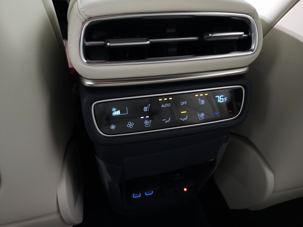2025 Genesis GV80 3.5T Prestige AWD photo 32