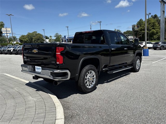 2025 Chevrolet Silverado 2500HD LTZ photo 3