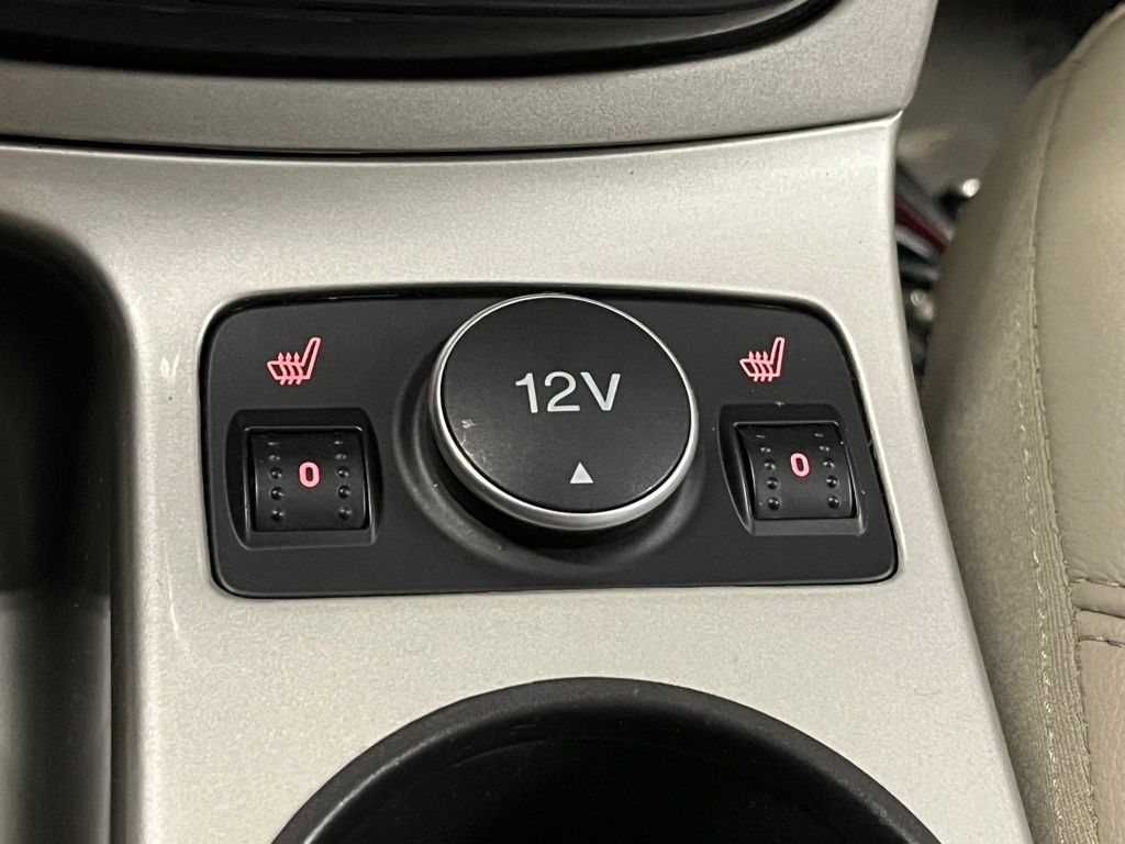 2016 Ford C-Max Energi SEL photo 10
