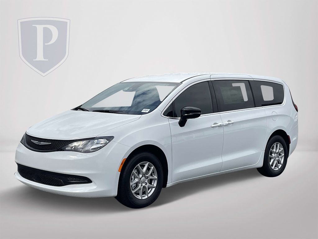 2025 Chrysler Voyager LX photo 3