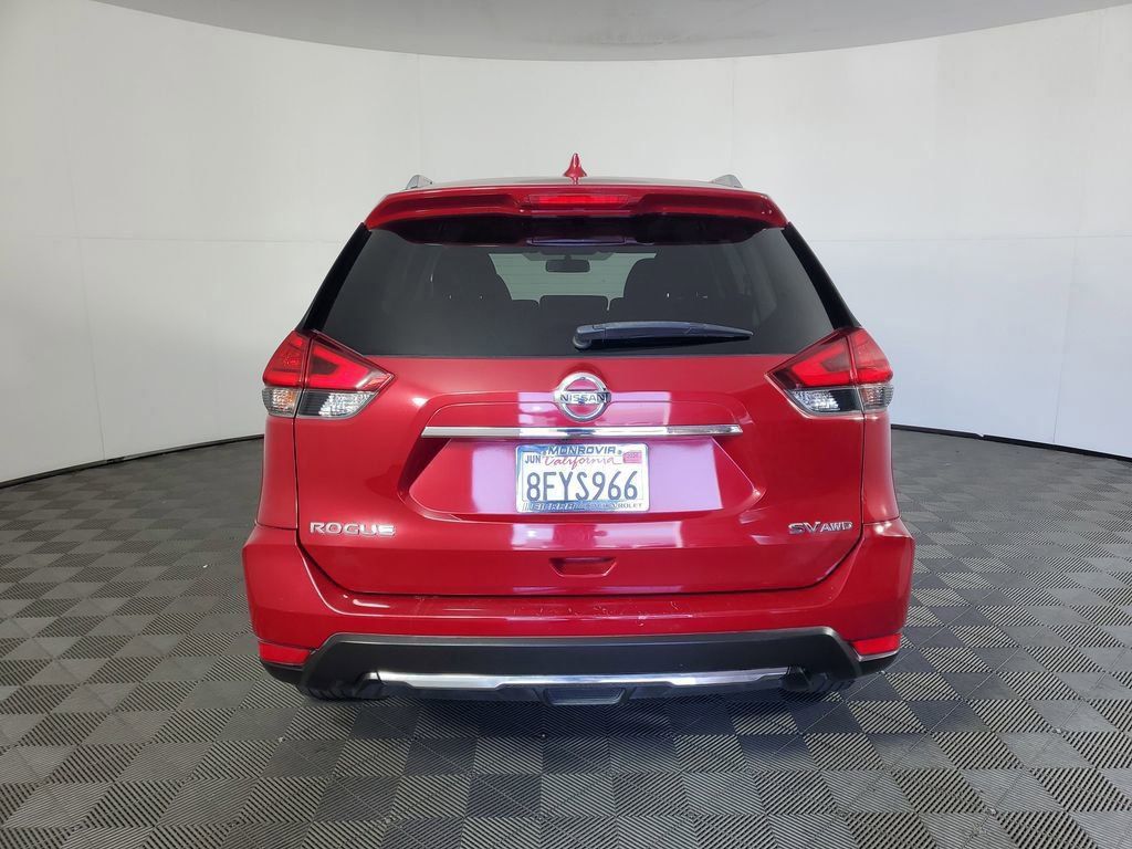 2017 Nissan Rogue SV photo 4