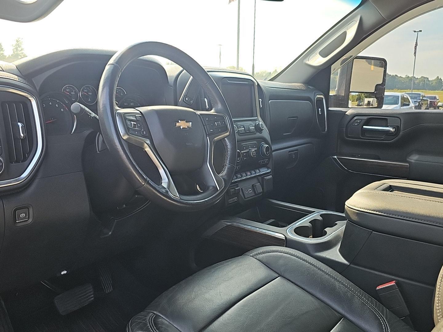 2020 Chevrolet Silverado 2500HD LT photo 5