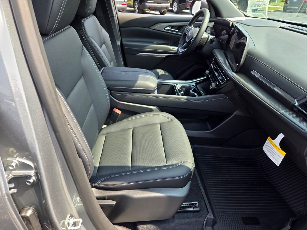 2026 Chevrolet Traverse photo 4