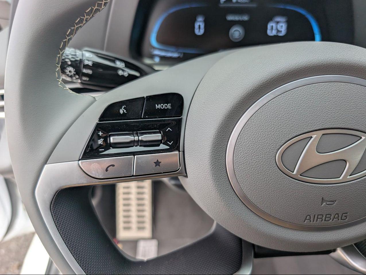 2025 Hyundai Elantra SEL Sport photo 15