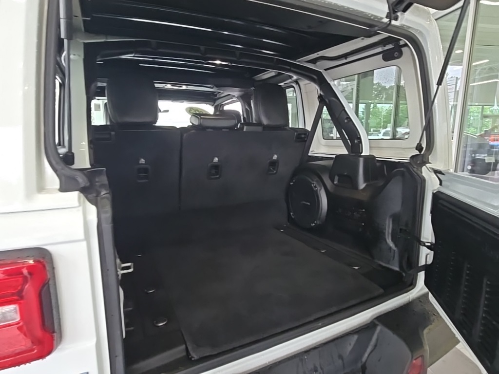 2023 Jeep Wrangler Sahara 4xe photo 9