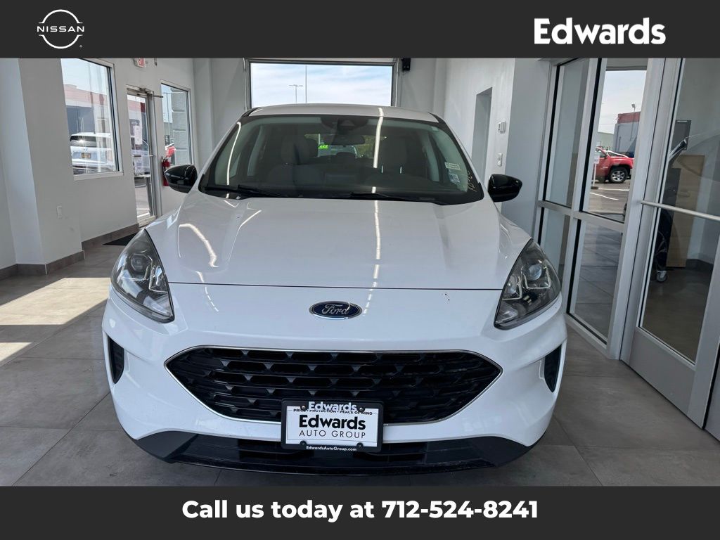 2022 Ford Escape SE photo 3