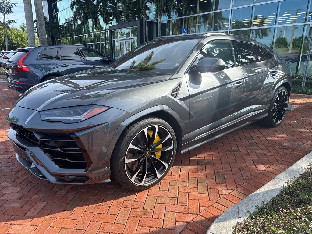 2019 Lamborghini Urus Base's photo