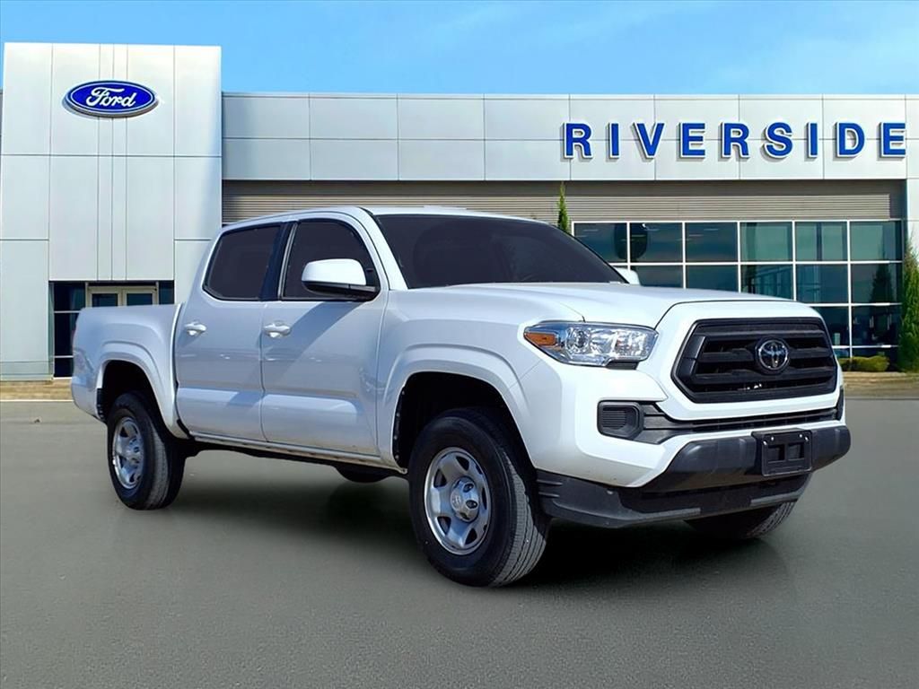 2023 Toyota Tacoma SR's photo