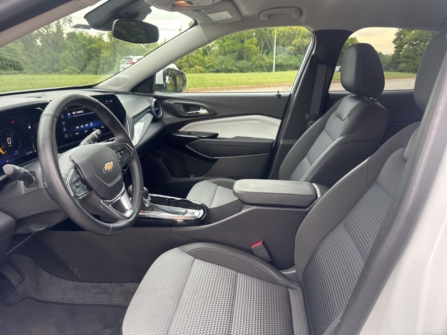 2024 Chevrolet Trax LT photo 13