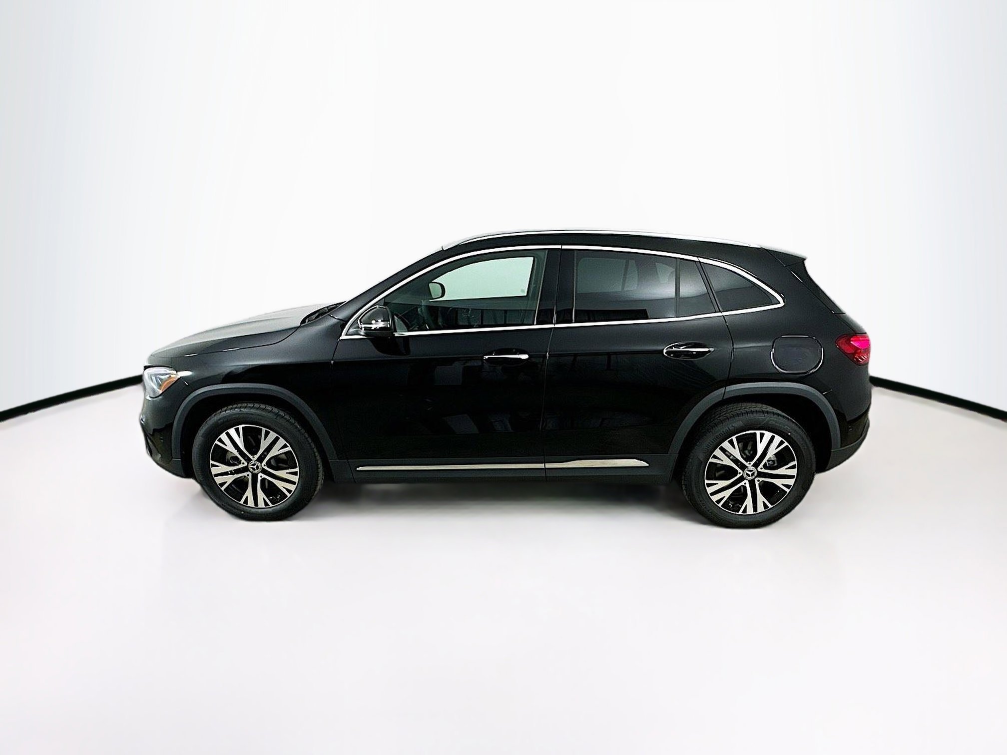 2025 Mercedes Benz GLA 250 4MATIC photo 4