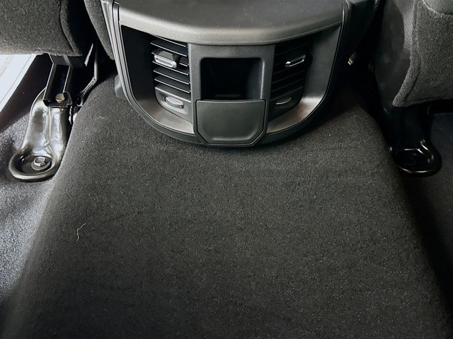 New 2024 Diamond Black Crystal Pearl-Coat Exterior Paint RAM Tradesman image 23