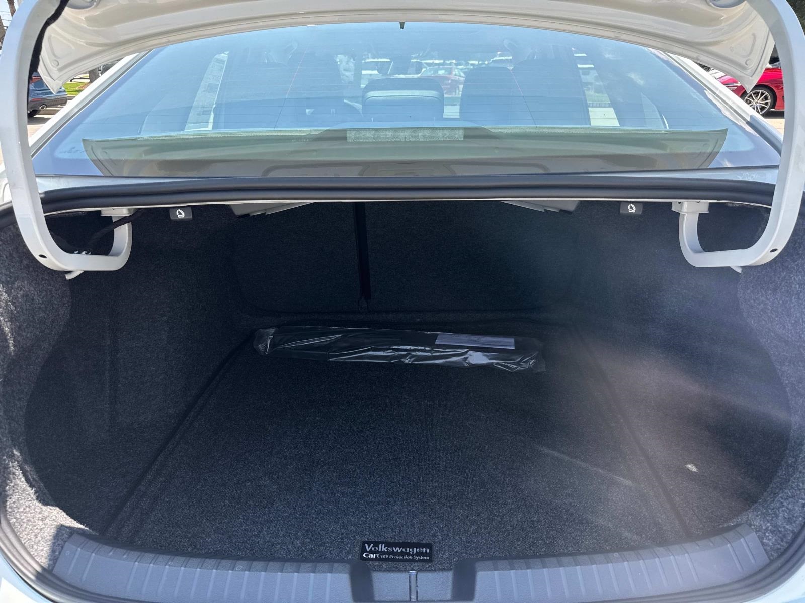2025 Volkswagen Jetta 1.5T SE photo 4