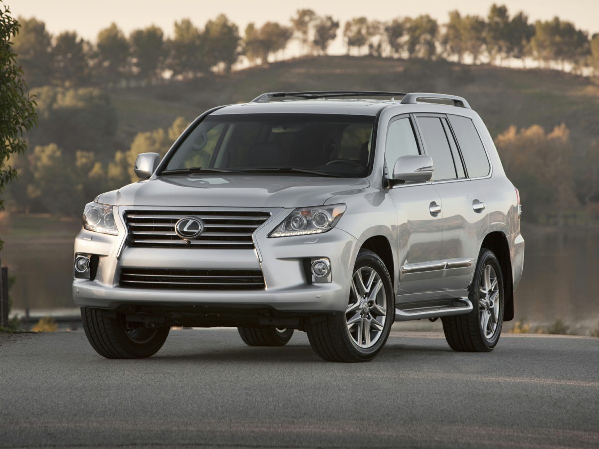 2013 Lexus LX 570's photo