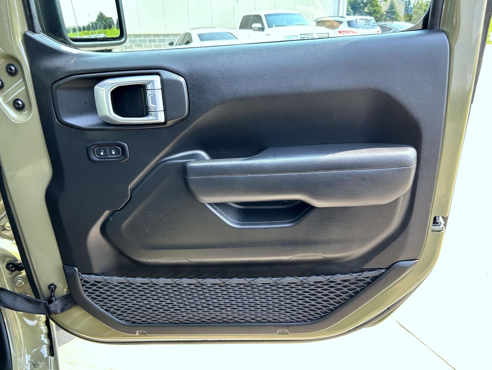 2025 Jeep Wrangler Sport photo 15