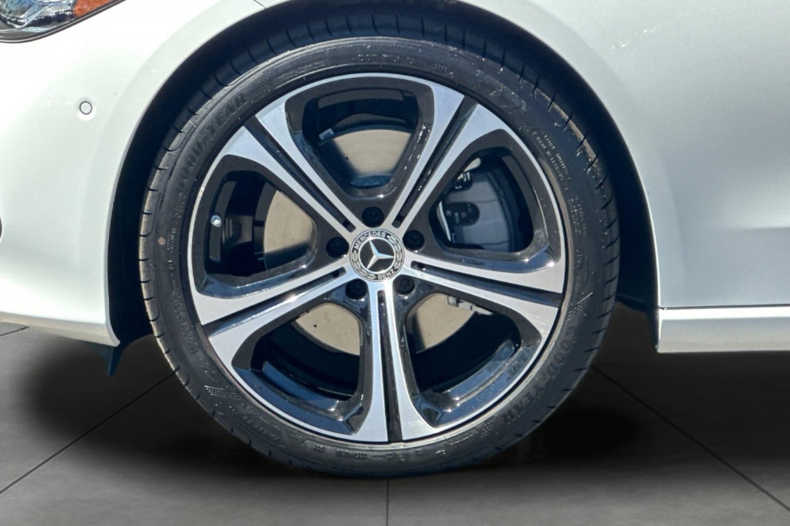2025 Mercedes Benz C 300 Sedan photo 5