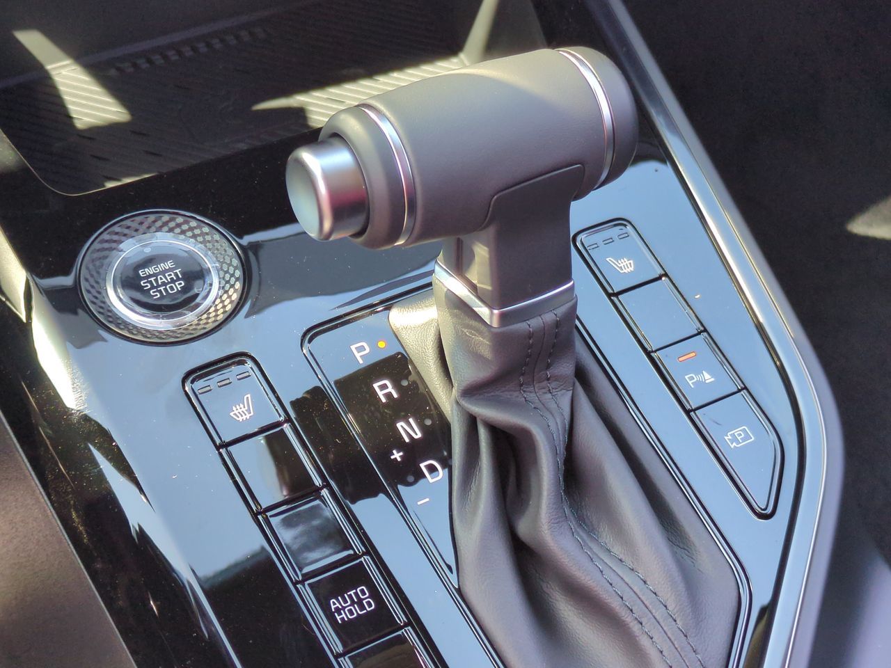 2025 Kia Niro EX photo 14