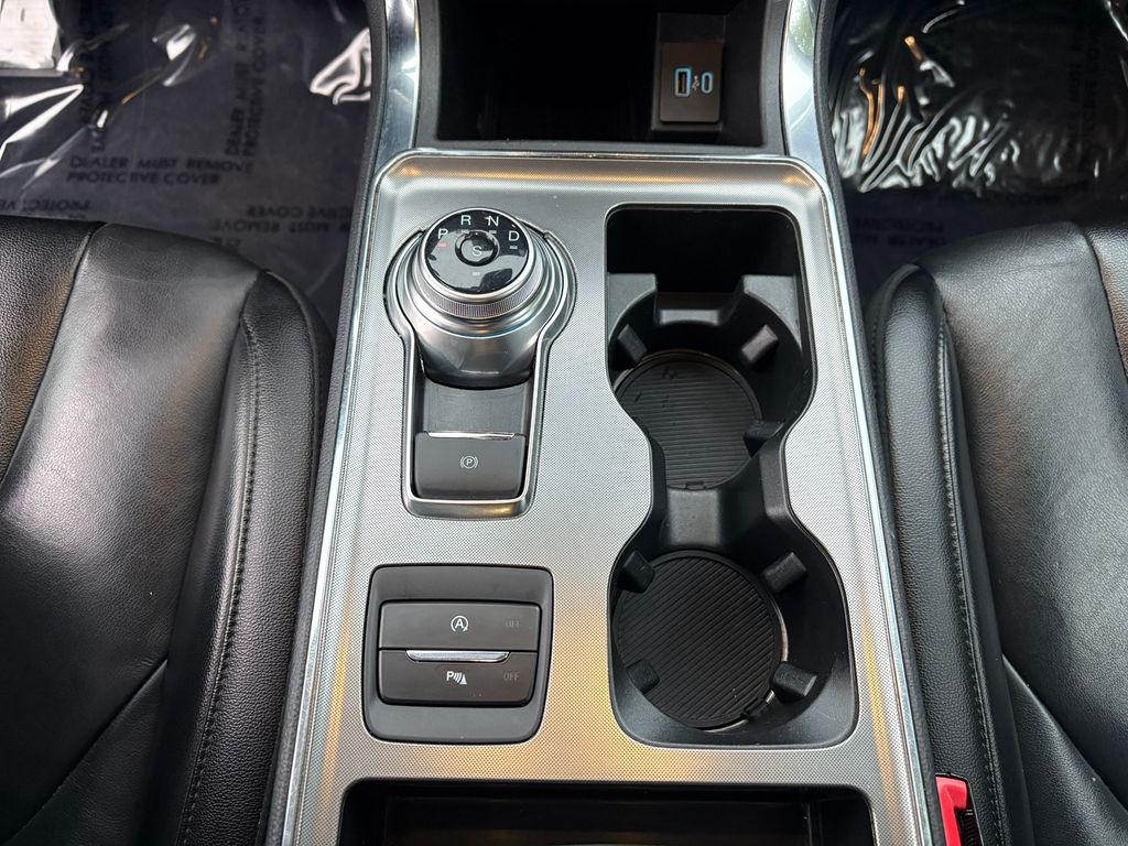 2022 Ford Edge Titanium photo 21