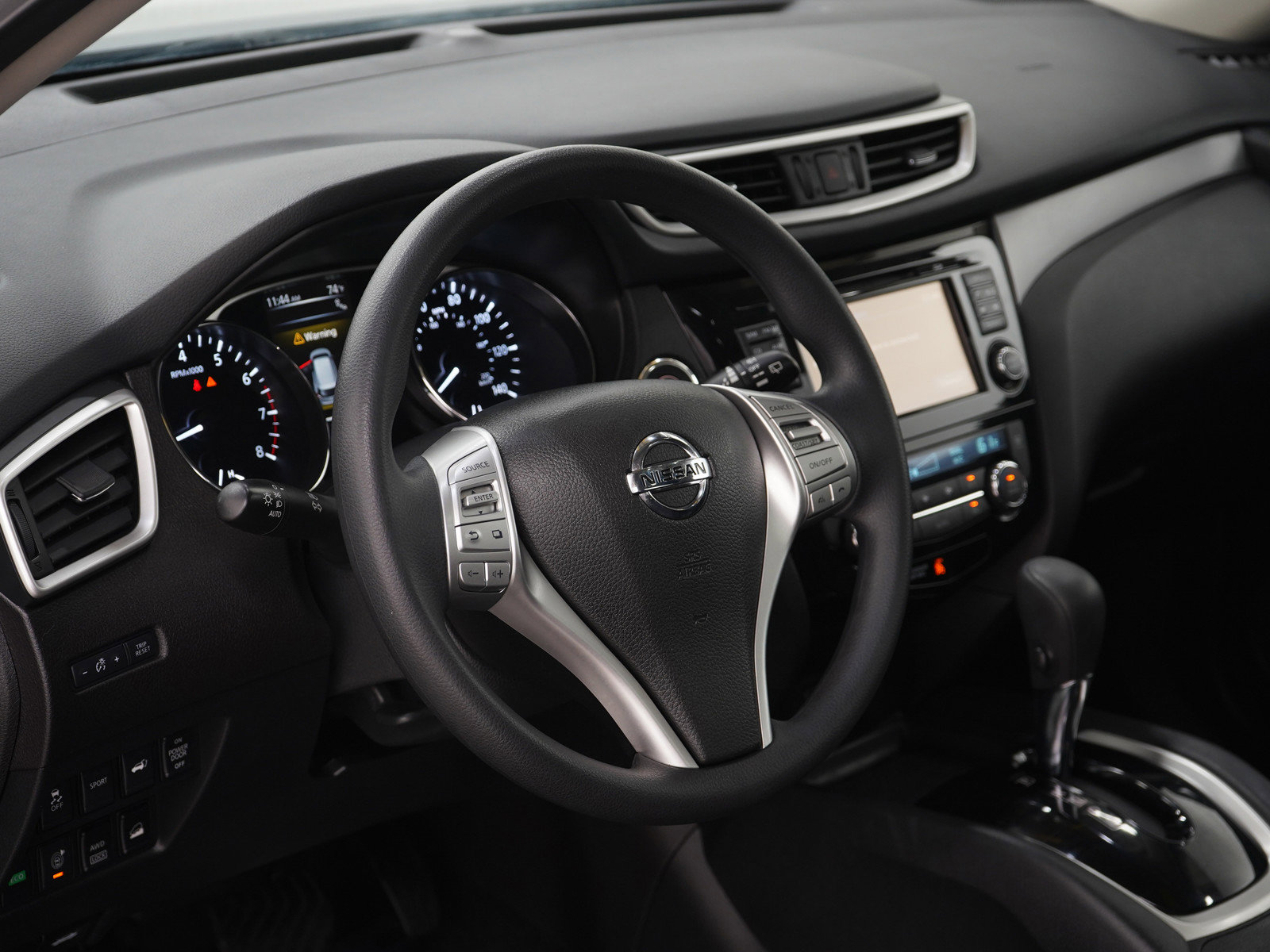 2016 Nissan Rogue SV photo 21