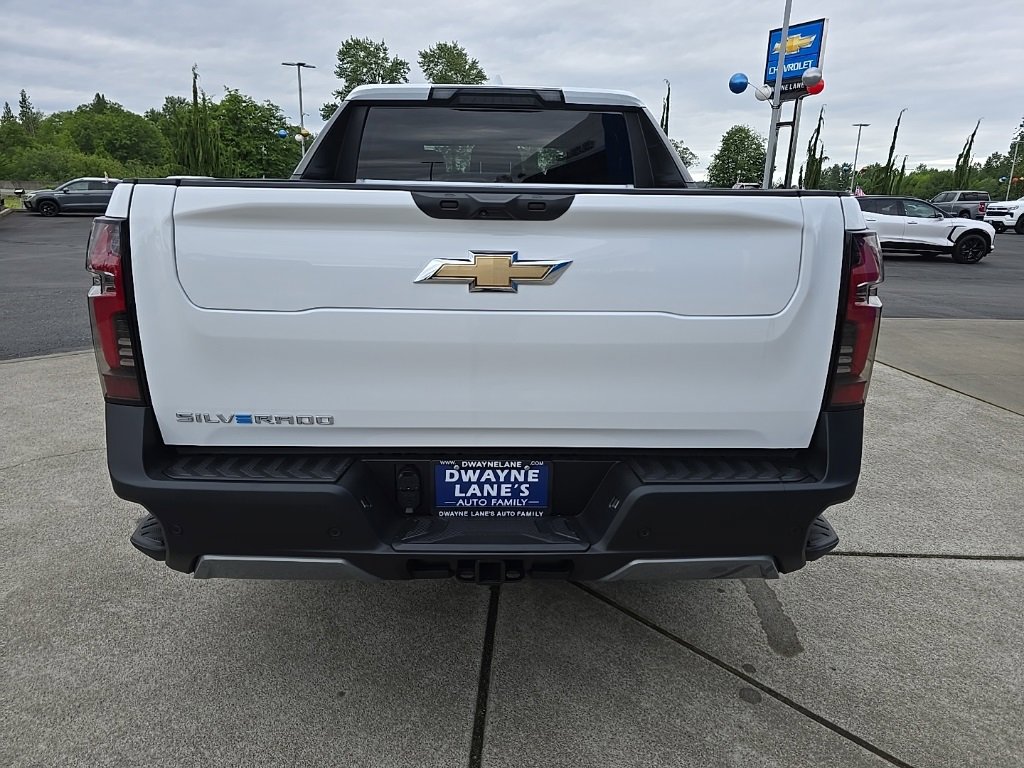 2025 Chevrolet Silverado EV LT photo 4