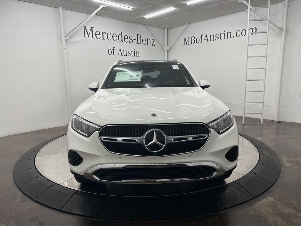 2026 Mercedes Benz GLC 300 photo 2